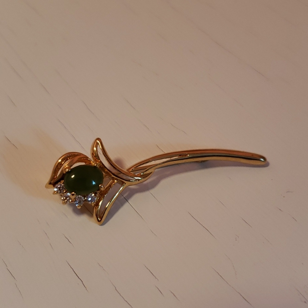 Vintage Gold Flower Brooch Pin